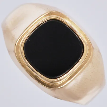 Klackring med svart sten, stl. 19¼, bredd: ca 4-13mm, Sandberg Sweden AB Falköping, år 1962, 18K Vikt: 3,8 g
