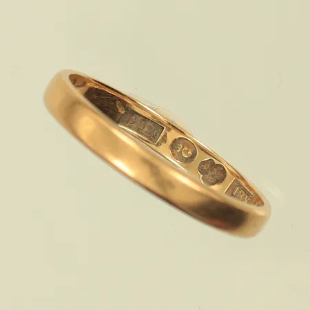 Slät ring, stl 17½, bredd 3mm, sliten, gravyr, 18K, 2g Vikt: 2 g