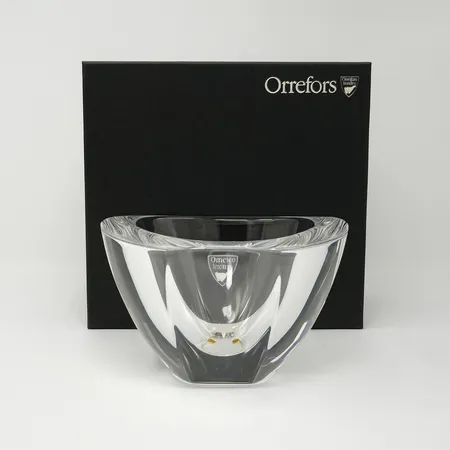 Skål Orrefors, Mirror, design Erika Lagebielke, modellnr 6530611 höjd 9cm Ø13,5cm Vikt: 0 g Skickas med paket.