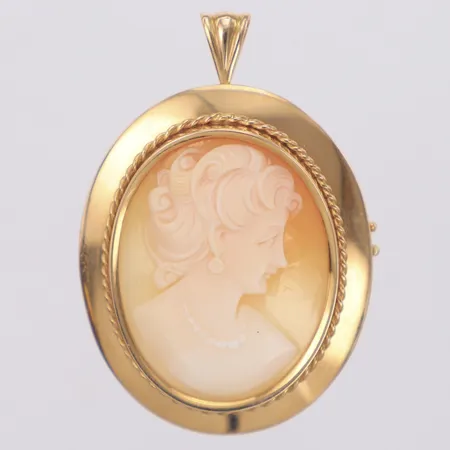 Hänge/brosch med camé, längd 46mm, bredd 31,6mm, 18K Vikt: 11 g