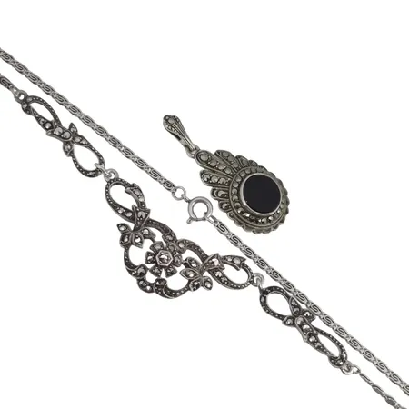 Vintage Collier + Hänge, silver 830-835/1000, Markasiter (en sten defekt i Collier), svart sten, Collier längd 47 cm, kedja Irrgång bredd 2,2 mm, Hänge längd inkl. ögla 39 mm, bredd 17 mm Vikt: 17,2 g
