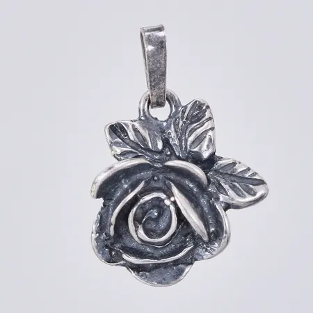 Hänge ros, längd: ca 1,8cm, bredd: ca 13mm, 925/1000 silver  Vikt: 1,3 g