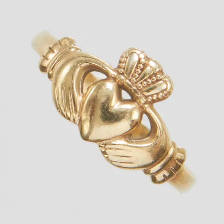 Ring, Claddagh, stl 20, bredd 2,5-10mm, 10K Vikt: 2,5 g