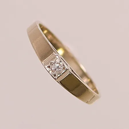 Ring, vitguld med en diamant ca0,02ct, Ø15,25, 18K 1,8g.