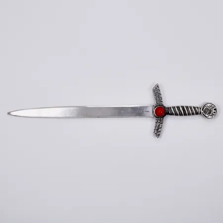 Brevkniv med röd sten, längd: ca 21,5cm, bredd: ca 5-55mm, 830/1000 silver  Vikt: 70,2 g