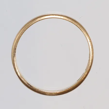 Ring slät, gravyr 18K Vikt: 3,5 g