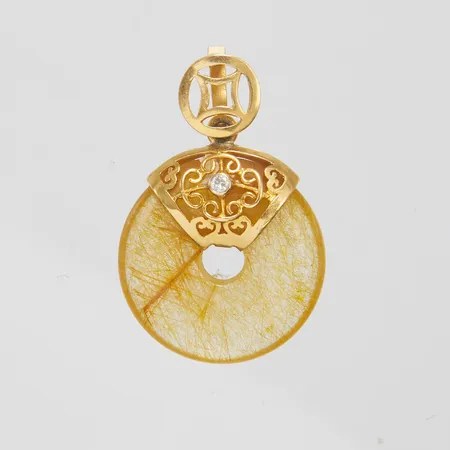 Hänge, rutilkvarts, diamant 1 x ca 0,03ct, längd ca 35mm, bredd 22,5mm, ostämplad, bucklig ögla, 14K, 6,4g. 
