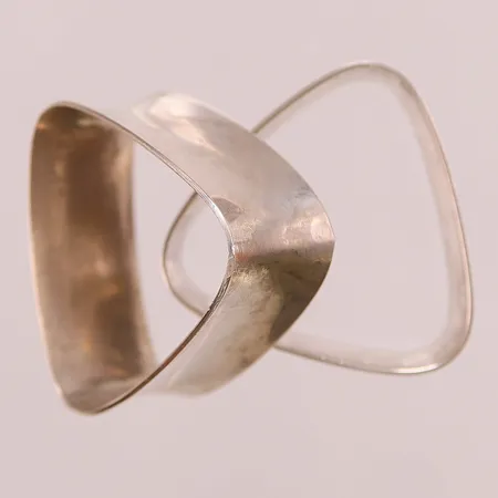 Servettringar, 2st, Ø4cm, bredd 1,9cm, Silver S830/1000, 44,8g.