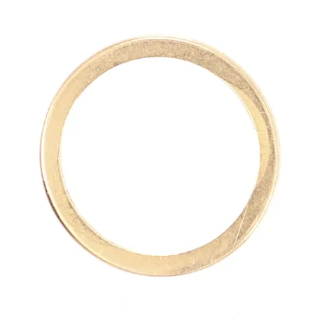 Ring slät, stl 17¼, bredd 2mm, gravyr, 18K Vikt: 3,8 g