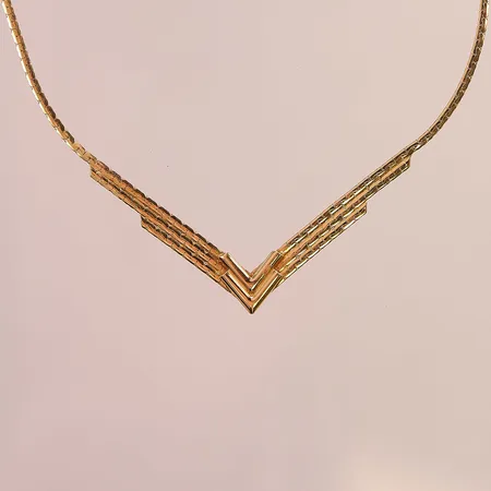 Collier, halvstel, ca 43cm,  bredd 1,5-4,7mm, 18K, 7,3g.