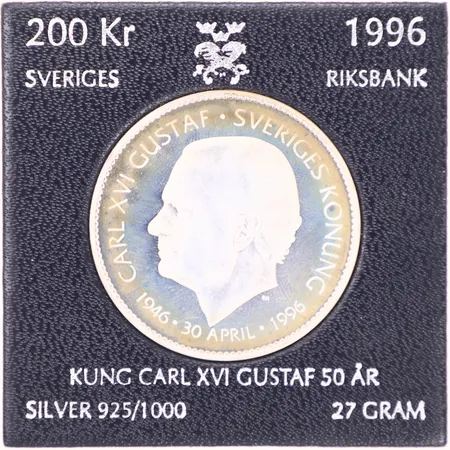 Mynt, 200kr, Carl XVI Gustaf 50 år, år 1996, 36mm, etui, silver 925/1000 Vikt: 27 g