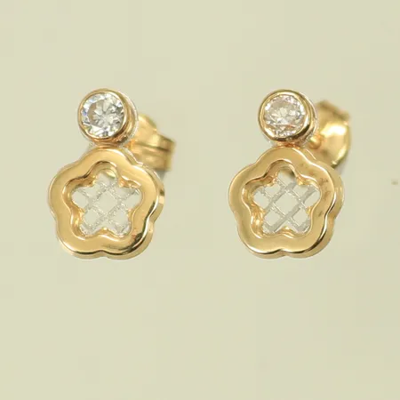 Örhängen, blommor med vita stenar, bredd 6mm, längd 9mm, 14K, 0,5g Vikt: 0,5 g