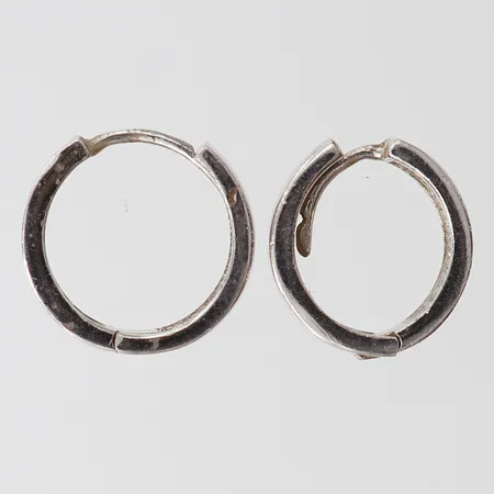 Silverskrot, defekt, silver 925/1000.  Vikt: 4,9 g