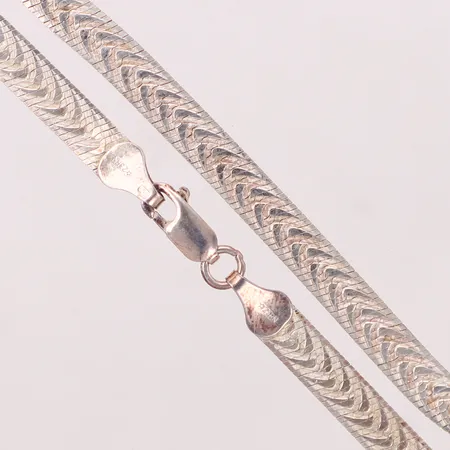 Collier med mönster, längd 45cm, bredd 5,5mm, silver 925/1000 Vikt: 12,9 g