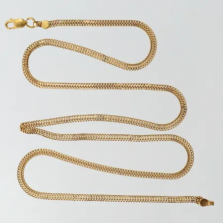 Kedja Fiskben, längd 47cm, bredd 2,5mm, brutna länkar, 22K.  Vikt: 5,2 g