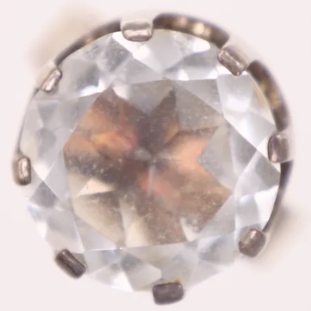 Ring med vit sten, ställbar skena ca stl 17, bredd 4,5-17,5mm, BEH Bengt Hallberg Guldsmeds AB, år 1973, silver 925/1000 Vikt: 7,7 g