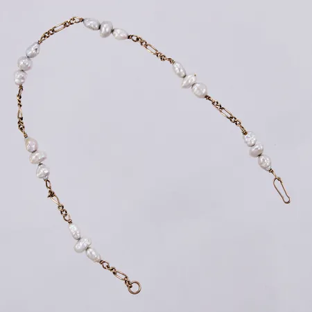 Armband med odlade sötvattenpärlor, längd: ca 21cm, bredd: ca 2-6mm, 14K Vikt: 4,1 g