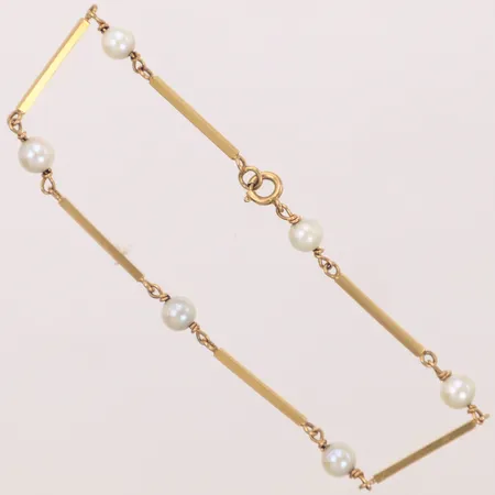 Armband med stavar och odlade pärlor, längd 18cm, bredd 1-5mm, 18K Vikt: 3,9 g