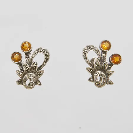 Ett par örhängen, citriner, markasiter, längd ca 22mm, bredd 18mm, skruvsystem, 925/1000 silver Vikt: 5,9 g