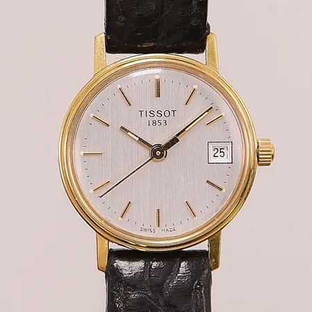 Damur, Tissot 18K, 22mm, quartz, datum, gravyr, batteribyte krävs, slitet läderband, inga tillbehör.