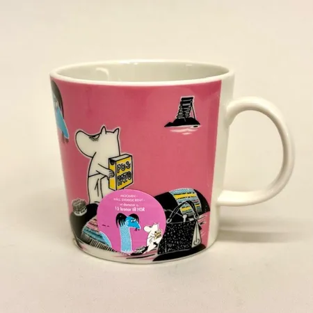 Muminmugg, höjd 8cm, Ø8cm, Håll Sverige rent, specialmugg år 2015, Arabia, etikettmärkt porslin, rosa, nyskick  Skickas med paket.