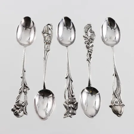 Skedar 5 st, GEWE, längd ca 10 cm, silver. Vikt: 44,3 g
