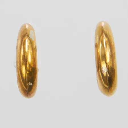 Ett par örhängen, längd ca 18mm, bredd 3,5mm, förgyllt, bruksslitage, 925/1000 silver Vikt: 1,3 g