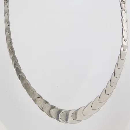 Collier, doserad, längd ca 39cm, bredd 7-20mm, Exign, 925/1000 silver  Vikt: 137,4 g