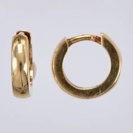 Ett par örhängen, Ø ca 1,2cm, bredd: ca 3mm, 18K  Vikt: 2,9 g