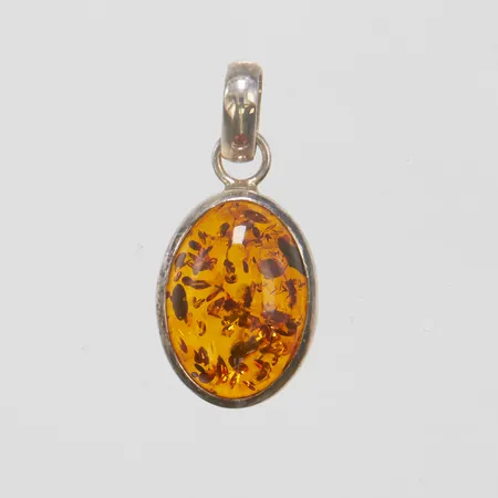 Hänge, bärnsten, längd ca 32mm inkl ögla, bredd 14,5mm, 925/1000 silver Vikt: 4,3 g