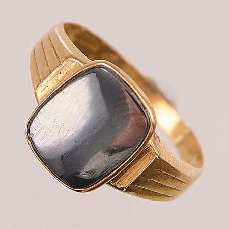 Klackring, hematit, Ø20, bredd: 2,6-12,6m, gravyr, 18K, 3,8g Vikt: 3,8 g