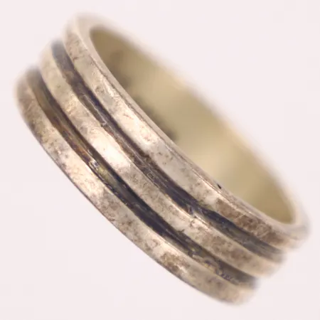 Ring, stl 20½, bredd 7,3mm, silver 925/1000 Vikt: 7,9 g