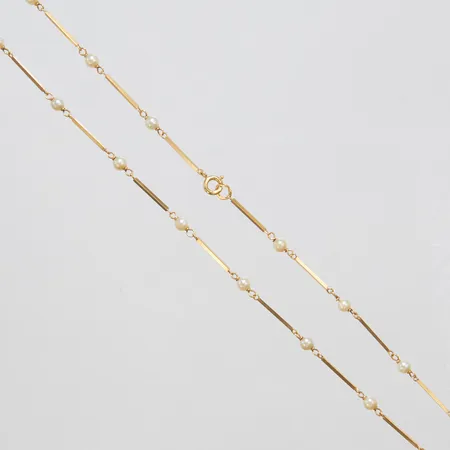 Pärlcollier med stavar, längd ca 43,5cm, bredd 1-3,5mm, bruksslitage, 18K, bruttovikt: 3,9g.