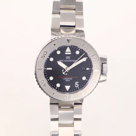 Herrur Sjöö Sandström, Landsort 459m, limiterad upplaga för marinens personal, Marinen 500 år, serienr 12, tjocklek 13,95mm, Ø42,5mm, automatisk, Cal SS G15, urtavla i kolfiber, safirglas, stål, stållänk med viklås, lätta repor, två extra armband i svart och blått gummi, certifikat 2022-09-23, manual, tag, skruvmejsel, resefodral, originalbox/väska, vattentät sjösäck.