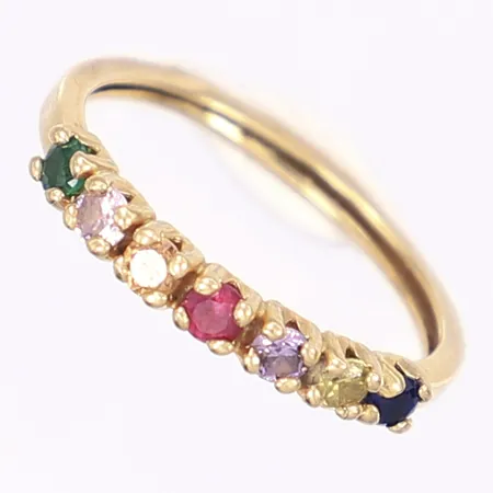 Ring med färgade stenar, stl 17¼, bredd 2-3mm, bucklig, 18K Vikt: 0,9 g