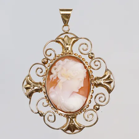 Hänge med camé 40x54mm inklusive hängöglan, VJ (Victor Janson) Lindesberg 1947, 18K Vikt: 7,1 g