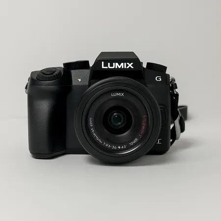 Kamera Panasonic Lumix DMC-G7, serienr:WE3DF001137, laddare saknas, 64Gb minneskort. Skickas med postpaket.