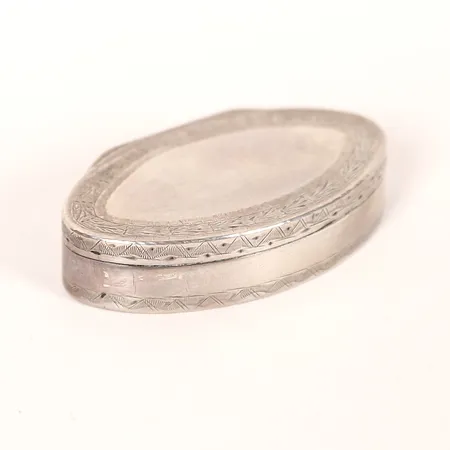 Snusdosa, Empire, Olof Hagrelius, Mariefred, 1811, invändigt förgylld, längd ca 7cm, åldersbetingat slitage.  Vikt: 43,5 g