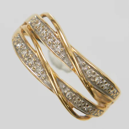 Ring, diamanter 16xca0,0075ct, stl 16, bredd 1,5-9mm, 18K Vikt: 2,8 g
