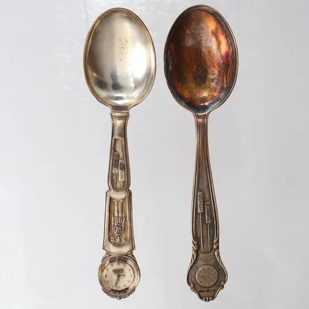 Två dopskedar, längd 14,5-15cm, gravyr, silver  Vikt: 62 g