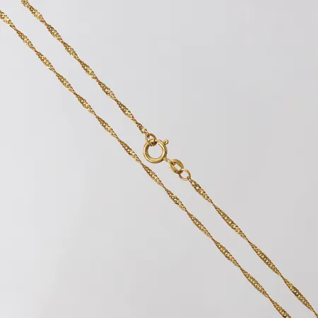 Kedja Singapore, längd 43cm, bredd 2mm, 21K.  Vikt: 4,5 g