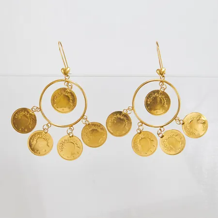Ett par örhängen, längd ca 75mm, bredd ca 1-43mm, 18K Vikt: 8 g