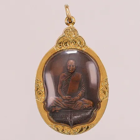 Hänge, Buddha, plexiglas, 50x30mm, foliering i 21K, bruttovikt: 16,2g.