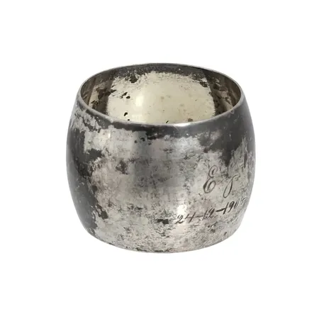 Servettring, silver, 830/1000, gravyr: monogram datum 1904, höjd 28 mm, Ø39 mm, 17,5g Vikt: 17,5 g