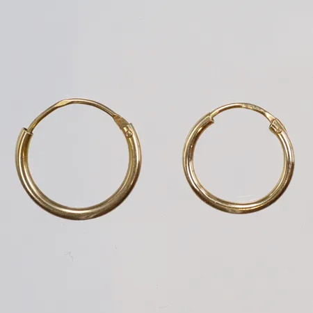 2st Udda Örhängen, creoler 8K Vikt: 0,7 g