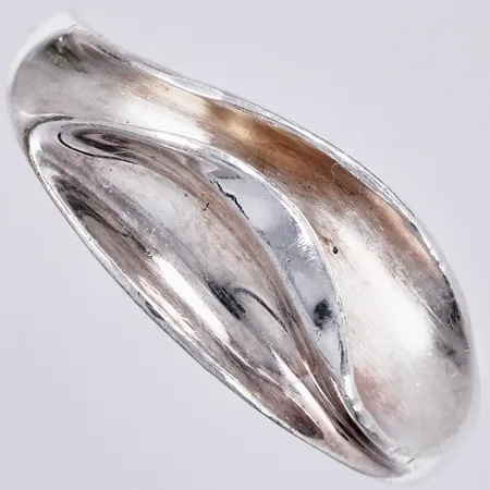 Ring, stl. 20, bredd: ca 3-10mm, silver, 925/1000 Vikt: 4,7 g