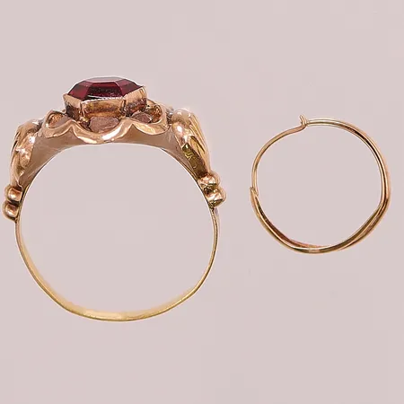 Diverse guld, skadat, 18K 1,9g.