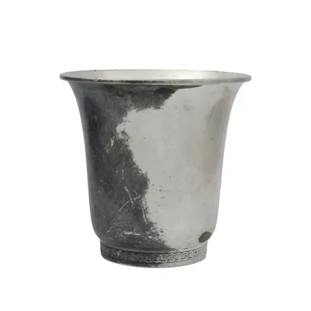 Pokal, silver, höjd 5,5 cm, skrap/bruksmärken Vikt: 35,8 g