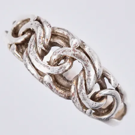 Ring Bismarck, stl: 17¾, bredd: ca 4-8mm, Stämplad NSE, 925/1000 silver Vikt: 2,9 g