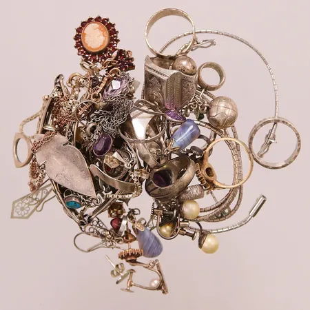 Diverse silversmycken, skador finns, S835-925/1000, 125,5g.